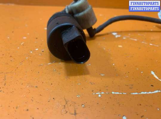 купить НАСОС (МОТОРЧИК) ОМЫВАТЕЛЯ СТЕКЛА на Volkswagen Touareg