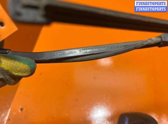 купить Щеткодержатель задний на Volkswagen Crafter