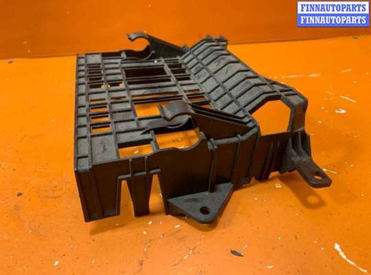 купить Кронштейн крепления на Volkswagen Touareg