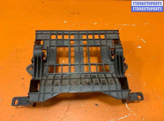 купить Кронштейн крепления на Volkswagen Touareg