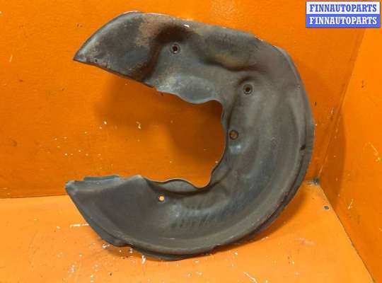 Кожух защитный тормозного диска VG2674624 на Volkswagen Passat