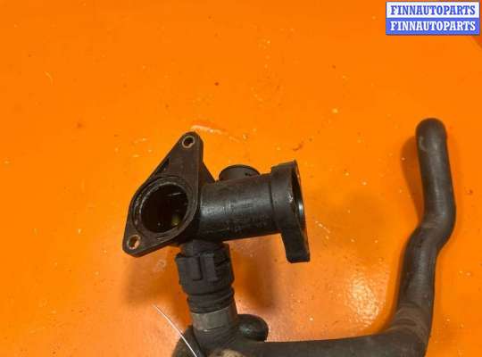 купить Фланец (тройник) системы охлаждения на Volkswagen Passat