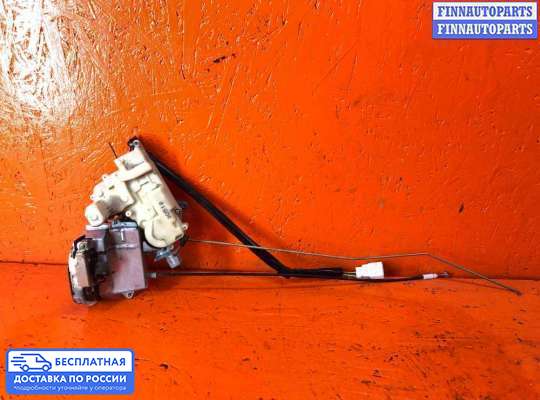 Замок боковой двери на Toyota Yaris Verso