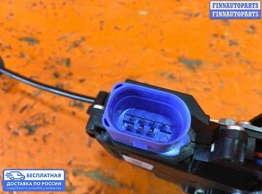 Замок боковой двери на Volkswagen Touareg I (7L)