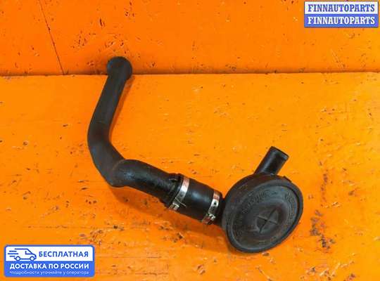 Патрубок (трубка, шланг) на Volkswagen Passat B4 (3A)