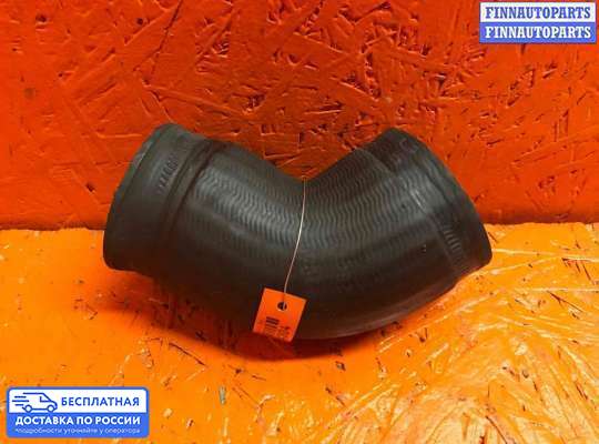 Патрубок (трубка, шланг) на Volkswagen Passat B7 (36)