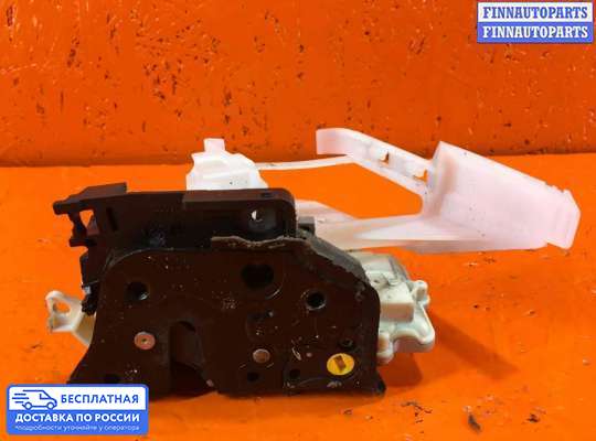 Замок боковой двери на Volkswagen Passat B7 (36)