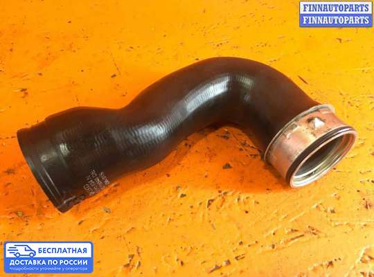 Патрубок (трубка, шланг) на Volkswagen Passat B7 (36)