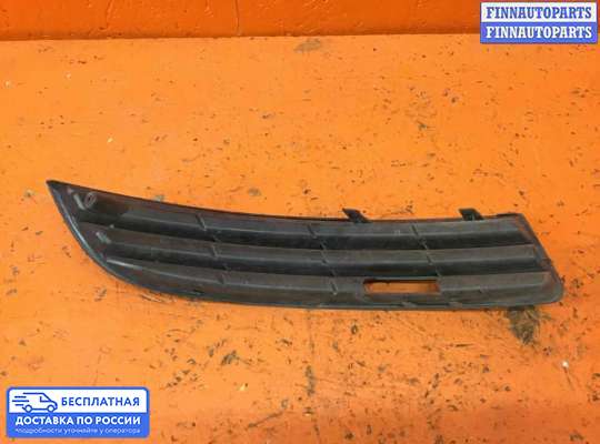 Решетка (заглушка) бампера на Volkswagen Passat B6 (3C)
