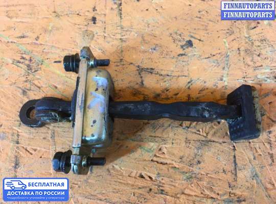 Ограничитель двери на Hyundai Terracan