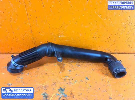 Патрубок (трубка, шланг) на Volkswagen Passat B7 (36)