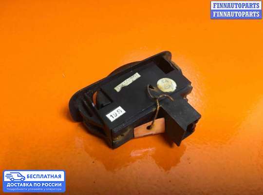 Кнопки стеклоподьемника на Mitsubishi Carisma