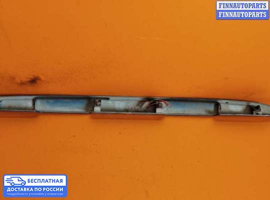 Планка подсветки номера на Toyota Yaris Verso