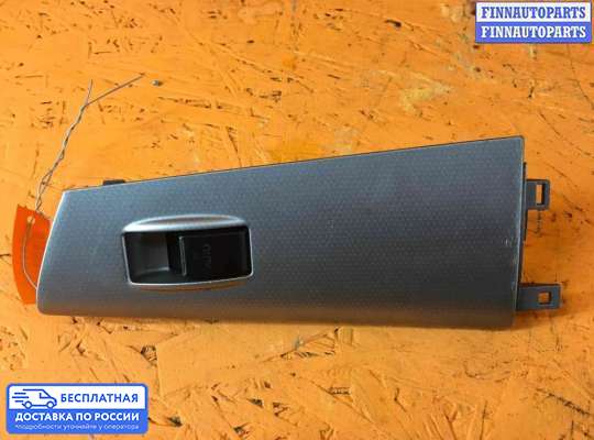 Кнопки стеклоподьемника на Toyota Corolla 9 (E120)