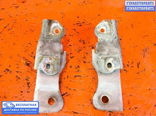 Петля капота на Hyundai Terracan