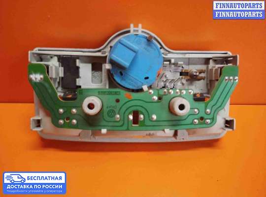 Фонарь салона (плафон) на Volkswagen Touran I (1T)