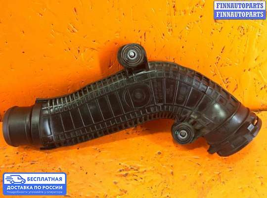 Патрубок (трубка, шланг) на Volkswagen Passat B7 (36)
