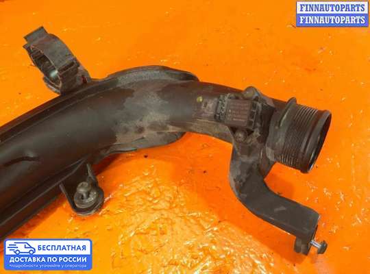 Патрубок (трубка, шланг) на Volkswagen Passat B7 (36)