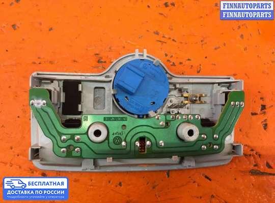 Фонарь салона (плафон) на Volkswagen Bora (1J2)