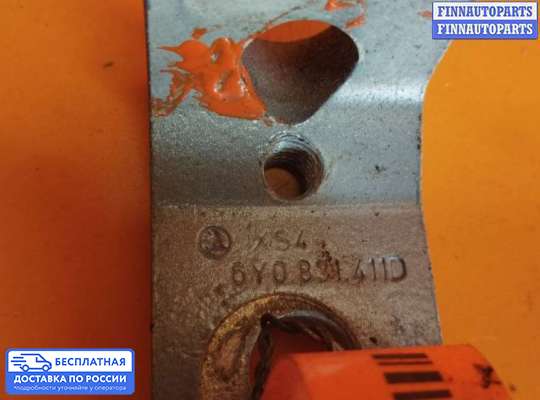 Петля двери на Skoda Octavia (1Z, A5)