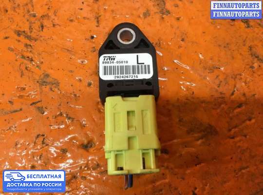 Датчик удара (Airbag) на Toyota Avensis II (T250)