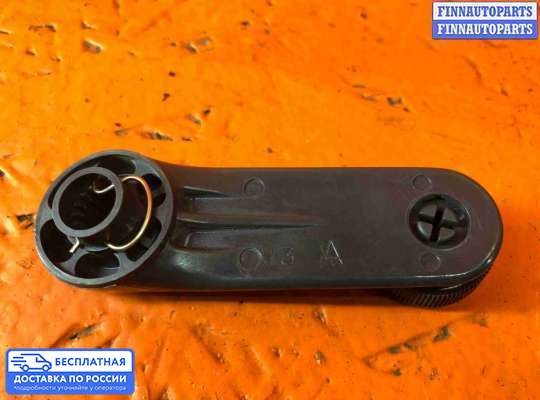 Ручка стеклоподъемника на Toyota Yaris Verso