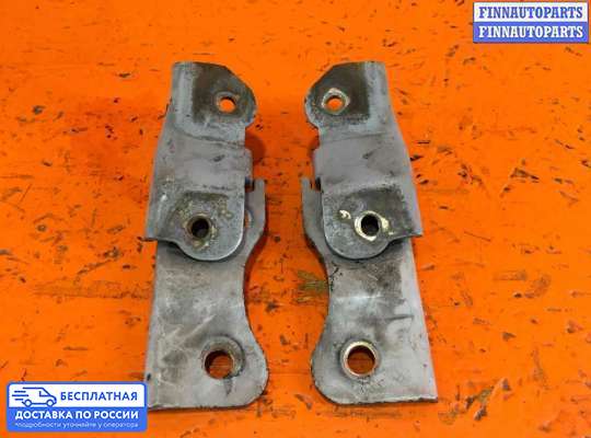 Петля капота на Hyundai Terracan