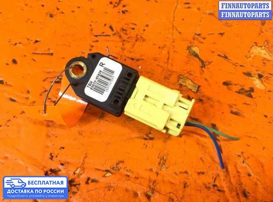 Датчик удара (Airbag) на Toyota Avensis II (T250)