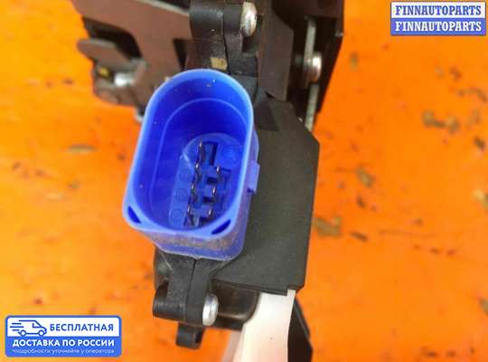 Замок боковой двери на Volkswagen Touareg I (7L)