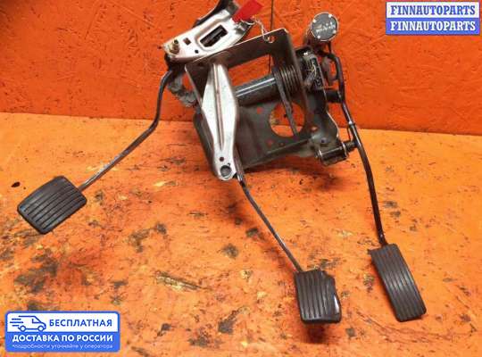Педальный узел (педаль) на Mitsubishi Carisma