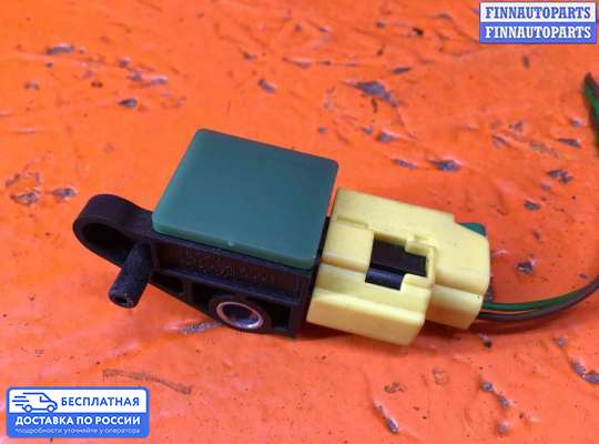 Датчик удара (Airbag) на Volkswagen Passat B6 (3C)