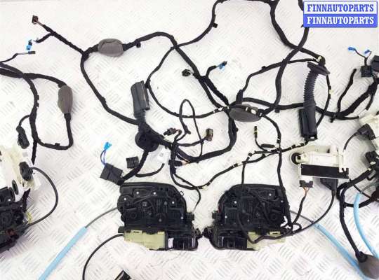 купить Замок двери задней правой на BMW X7 G07