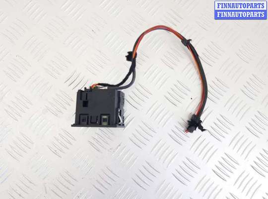 купить Разъем AUX / USB на Porsche Macan