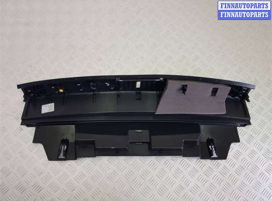 купить Накладка внутренняя на заднюю панель кузова (багажника) на Porsche Macan