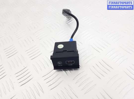 купить Разъем AUX / USB на KIA Stinger