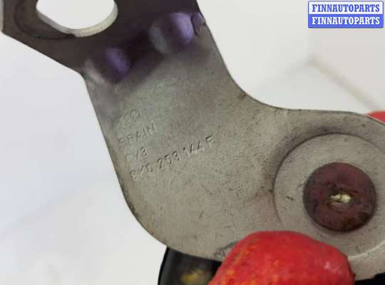 купить Кронштейн глушителя на Porsche Macan