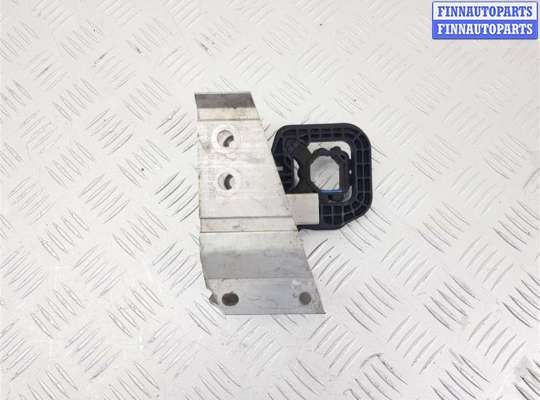 Кронштейн радиатора BM2684217 на BMW 5 G30/G31