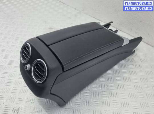 подлокотник MB1195739 на Mercedes C W205
