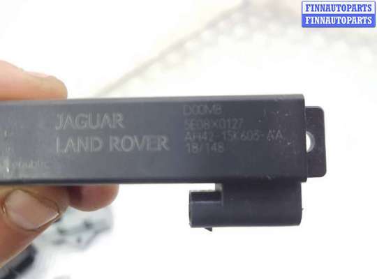 Антенна на Range Rover Velar (L560)
