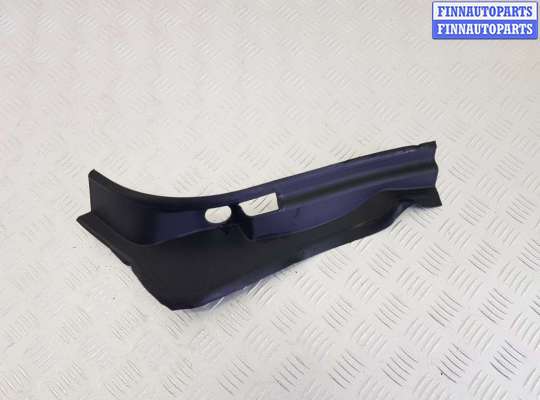 Водосток крышки багажника правый BM3596179 на BMW 4 G26