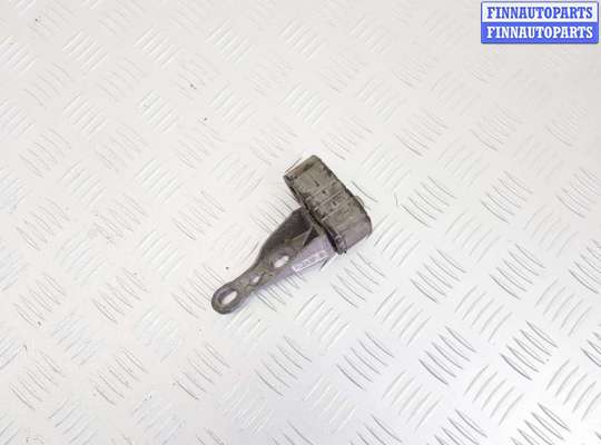 купить Кронштейн глушителя на Porsche Macan