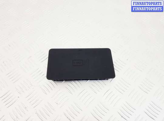 купить Беспроводное зарядное устройство на BMW X5 G05