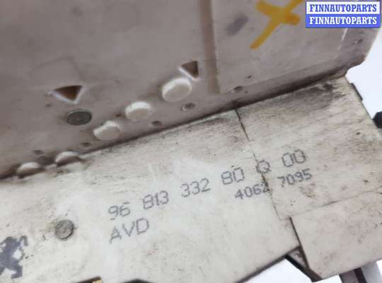 Замок боковой двери на Peugeot 407