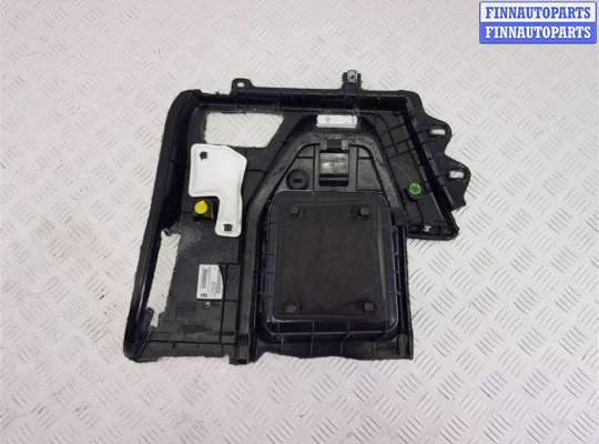 купить Обшивка багажника на BMW X7 G07