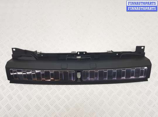 купить Накладка внутренняя на заднюю панель кузова (багажника) на BMW X6 G06