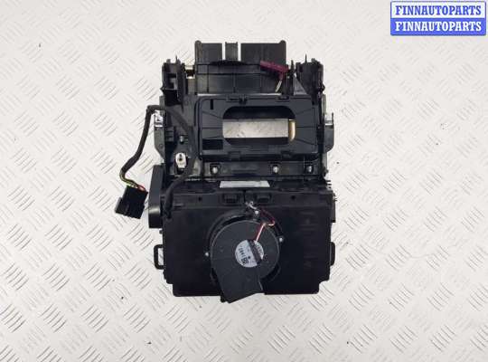 купить Подстаканник на BMW X6 G06