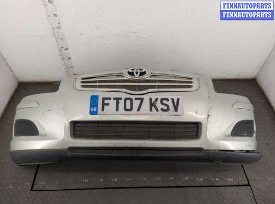 Бампер передний на Toyota Avensis II (T250)