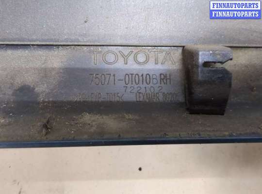 купить Молдинг двери на Toyota Venza 2008-2012