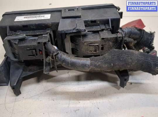 купить Блок предохранителей на Jeep Grand Cherokee 2004-2010