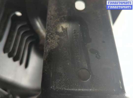 купить Усилитель бампера на Volkswagen Passat 7 2010-2015 Европа